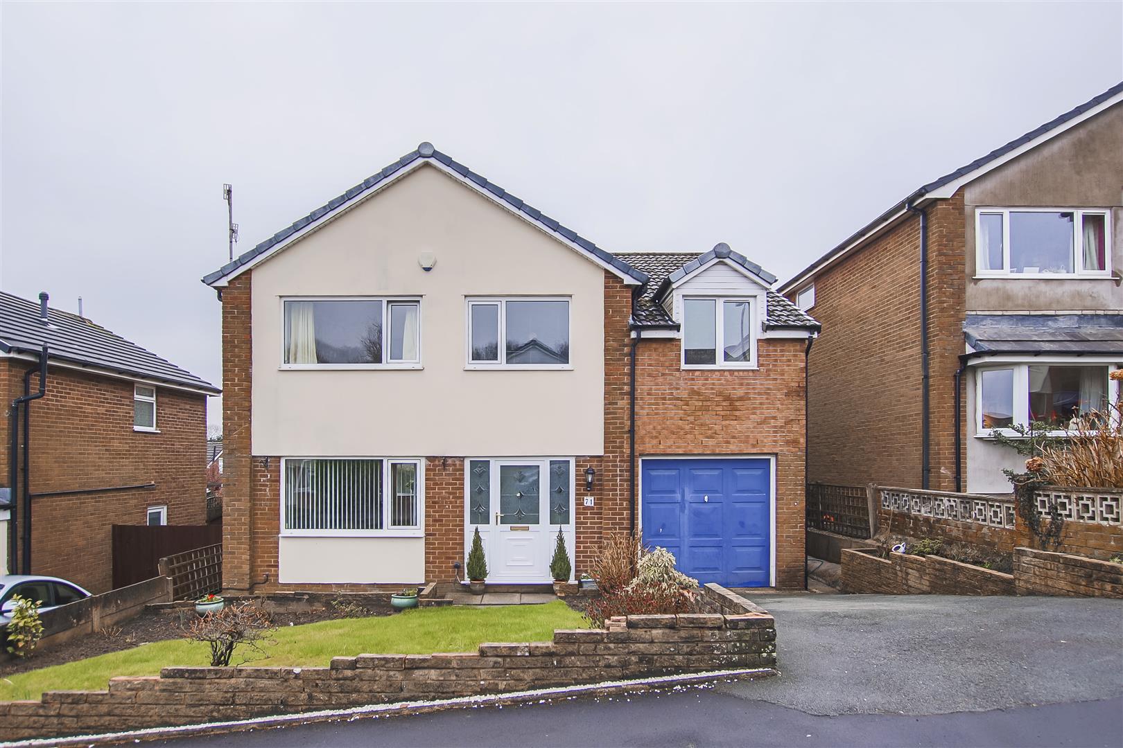 5 Bed Detached House For Sale - Main Image